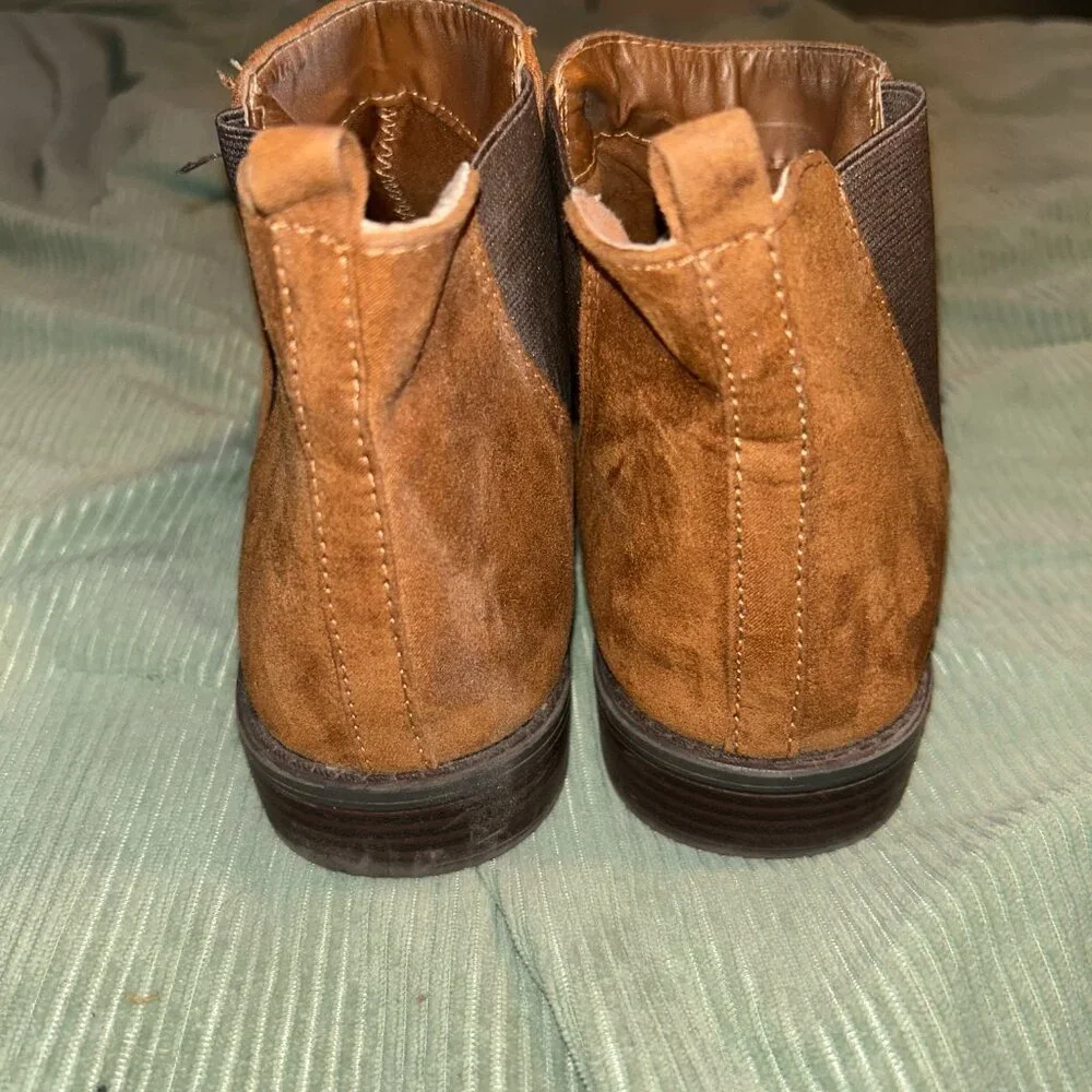 Booties - Picture 4 of 5